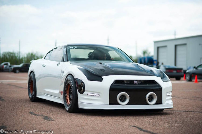 Trong giới chơi siêu xe Nissan GT-R, AMS Performance là một cái tên đã quá nổi tiếng với những bản độ với công suất luôn tính bằng ngàn mã lực. Tuy nhiên với dự án Alpha G mới nhất, xưởng này muốn chiếc xe có thể phá kỷ lục chạy hết đường đua drag nhanh nhất cho một mẫu xe được lưu thông ngoài phố.