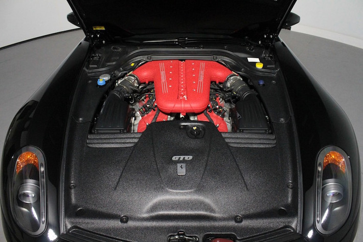 599 GTO sở hữu động cơ V12 6 lít, có công suất lên tới 661 mã lực và mô-men xoắn cực đại 620 Nm, giúp xe chỉ mất 3,2 giây để tăng tốc từ 0-100 km/h và tốc độ tối đa 335 km/h.