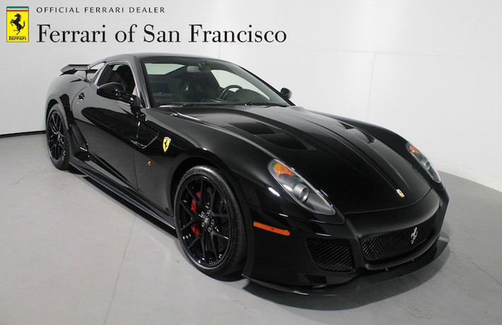 Ra mắt lần đầu vào năm 2010, Ferrari 599 GTO là phiên bản thể thao sản xuất với số lượng giới hạn 599 chiếc của dòng siêu xe du lịch 599 GTB. ở dạng nguyên bản, chiếc xe vốn đã được coi là bản "đường phố" của chiếc xe đua Ferrari 599XX.