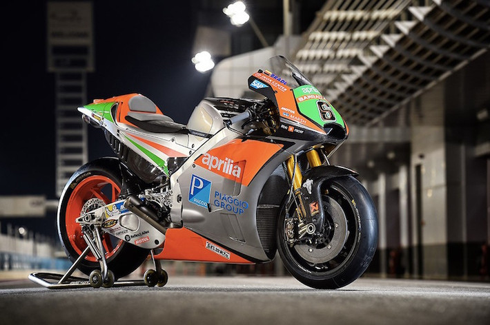Đội đua Aprilia tham gia mùa giải MotoGP 2016 sẽ gồm có 2 tay đua là Alvaro Bautista tới từ Tây Ban Nha và Stephan Bradl người Đức.