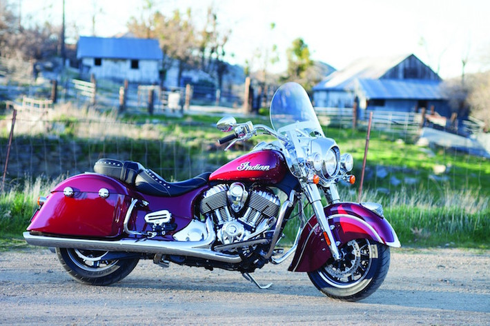Là một chiếc cruiser cỡ lớn, Springfield có trọng lượng lên tới 372 kg và bình xăng dung tích 20,8 lít.