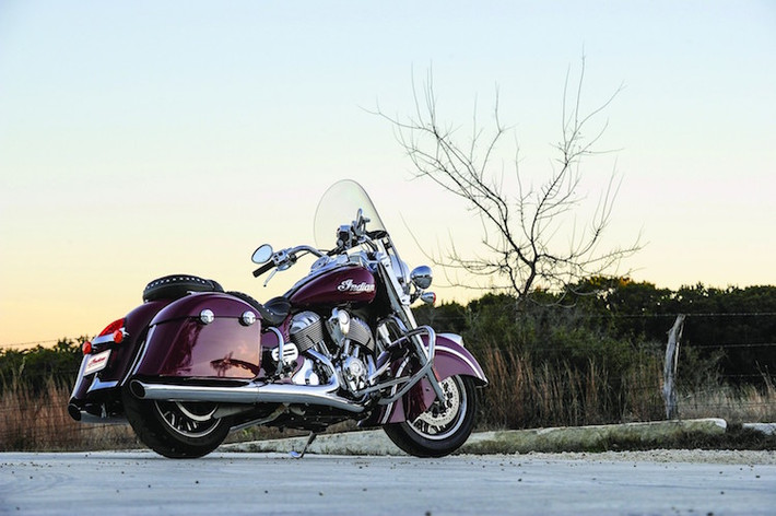 Nhìn thoáng qua, chiếc Springfield có vẻ như sở hữu kiểu dáng cruiser cổ điển giống chiếc Chief, tuy nhiên điểm đặc biệt của mẫu xe này đó là khả năng "biến hình", thay đổi phong cách chỉ trong vài phút.