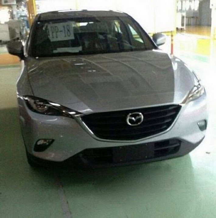 Một trong những loại động cơ được sử dụng cho CX-4 là cỗ máy xăng 2.5l Skyactiv tăng áp thế hệ mới, vừa xuất hiện lần đầu trên chiếc CX-9. Ngoài ra, chiếc xe sẽ có thể sẽ còn có thêm phiên bản 2.5l không tăng áp.