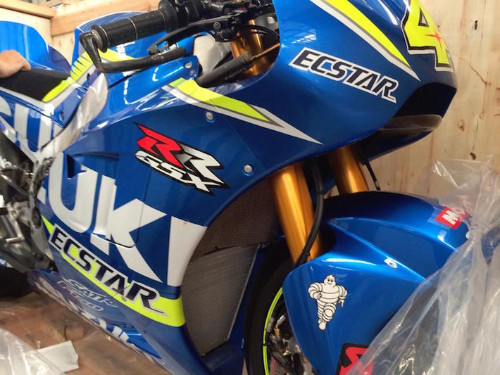 Vào ngày 6/3/2015, Suzuki đã chính thức công bố GSX-RR cùng với đội đua mới Team Suzuki Ecstar ngay trước đầu mùa giải, gồm có 2 tay đua là Aleix Espargaro và Maveric Vinales.