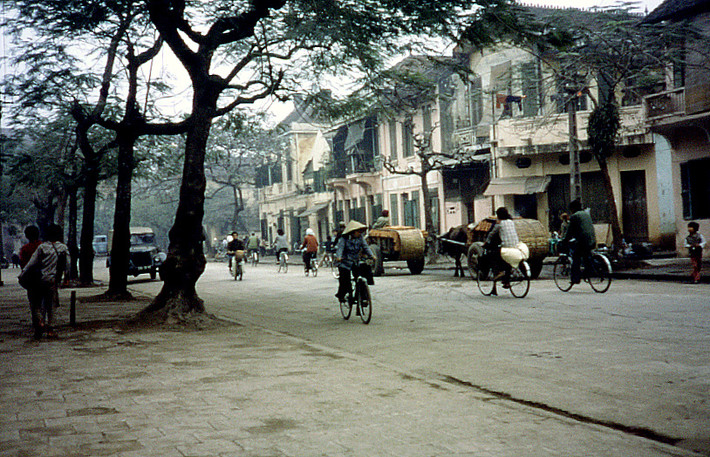 Một con phố cũ ở Hà Nội.