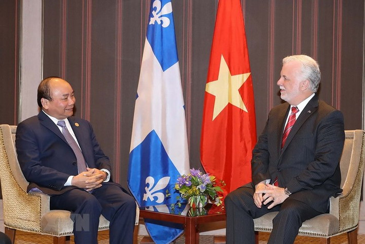 Tại cuộc tiếp Thủ hiến bang Québec Phillippe Couilard, Thủ tướng Nguyễn Xuân Phúc khẳng định Việt Nam coi trọng hợp tác với các địa phương của Canada, trong đó có bang Québec và đây cũng là một trong những nội dung ưu tiên của quan hệ Đối tác toàn diện Việt Nam -Canada. (Ảnh: TTXVN)