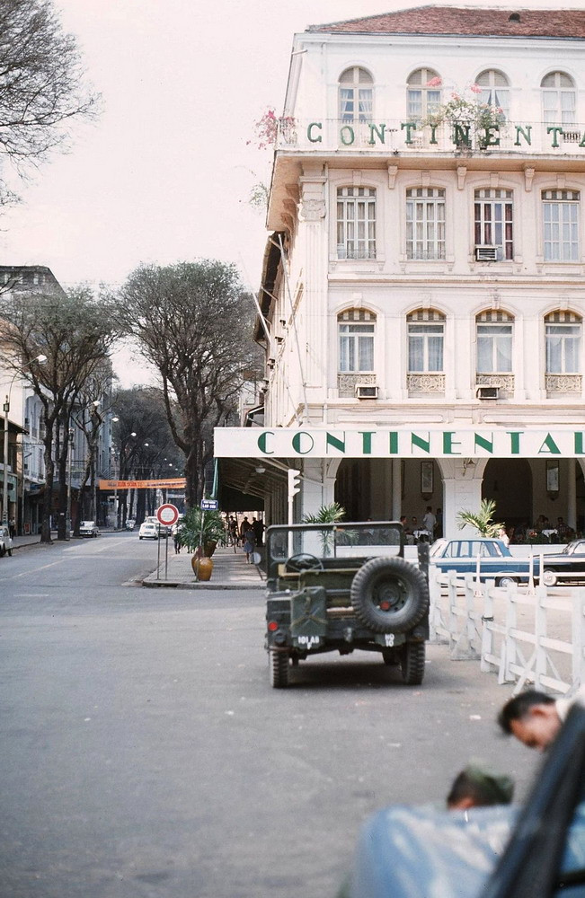 Khách sạn Continental Palace và đường Tự Do (Đồng Khởi).