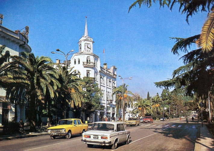 Đường Lenin ở Sukhumi, thủ phủ Abkhazia.