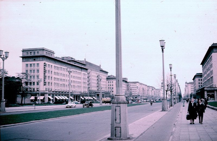 Đại lộ Stalin ở Đông Berlin năm 1960. Ảnh: Normann Flickr.