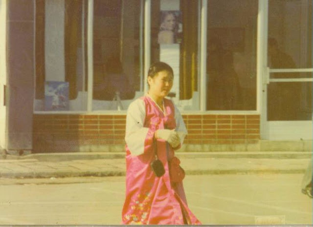 Người phụ nữ mặc trang phục hanbok truyền thống. Ảnh: Bob Flickr.