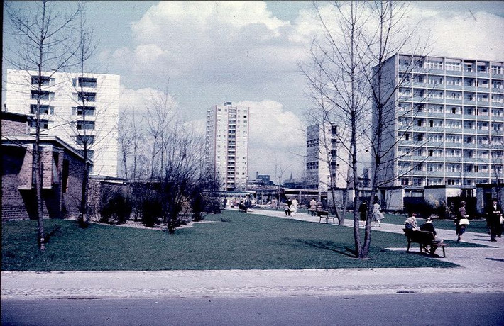 Các chung cư mới ở quận Hansaviertel, Berlin. Ảnh: Normann Flickr.