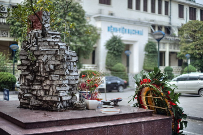 Đây cũng là một chứng tích về sự tàn bạo đỉnh điểm trong lịch sử chiến tranh bằng không quân trên thế giới...