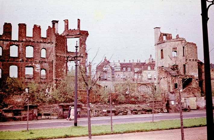 Phế tích lâu đài Dresden. Ảnh: Normann Flickr.