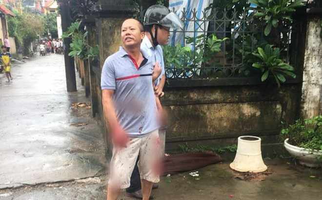 1. Thảm sát cả nhà em ruột: Sáng sớm 1/9, Nguyễn Văn Đông (SN 1966, trú xã Hồng Hà, huyện Đan Phương, Hà Nội) cầm dao truy sát gia đình người em ruột mình. Nguyên nhân vụ thảm sát được cho do mâu thuẫn đất đai.