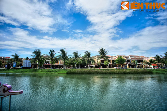 Dòng sông bà ngã xuống được đặt tên là sông Thu Bồn, và ngôi làng nhỏ bé bà yên nghỉ mang tên làng Thu Bồn, ngày nay nằm ở xã Duy Tân, huyện Duy Xuyên, gần thánh địa Mỹ Sơn.