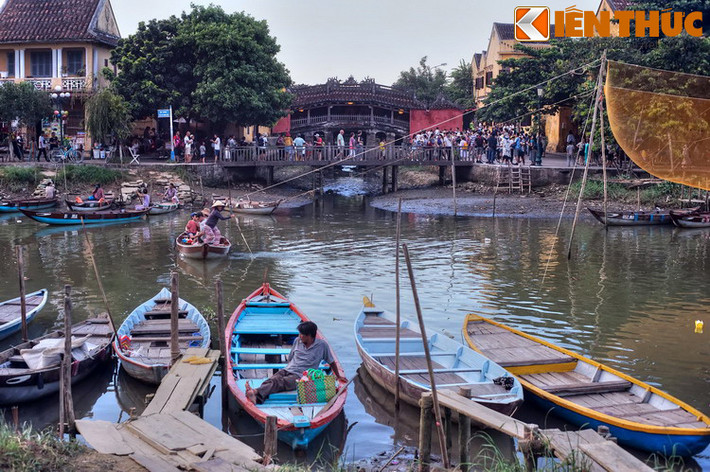 Với vẻ đẹp nên thơ, hồn hậu, dòng sông này đã trở thành một dấu ấn văn hóa đi vào tiềm thức người dân với phố cổ Hội An qua biết bao thế hệ.