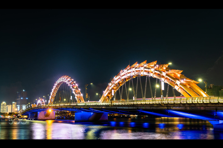 Vẻ đẹp của cầu Rồng Đà Nẵng. Ảnh: Leonid Andronov/ 500px.com.