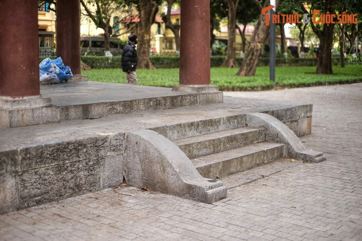 Đây chính là câu chuyện lịch sử về nguồn gốc của công trình "lầu vọng cảnh" trong vườn hoa Lê Nin ngày nay.