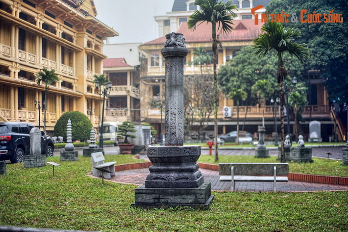 3. Vào năm 1959, trên một gò đất nhỏ thuộc khuôn viên chùa Tứ Kỳ (nay thuộc quận Hoàng Mai, Hà Nội), người ta đã tìm thấy một cây hương đá có kích thước to lớn, chạm khắc rất tinh xảo. Sau đó, cây hương đá chùa Tứ Kỳ được đưa về BT Lịch sử Việt Nam, nay là BT Lịch sử Quốc gia.