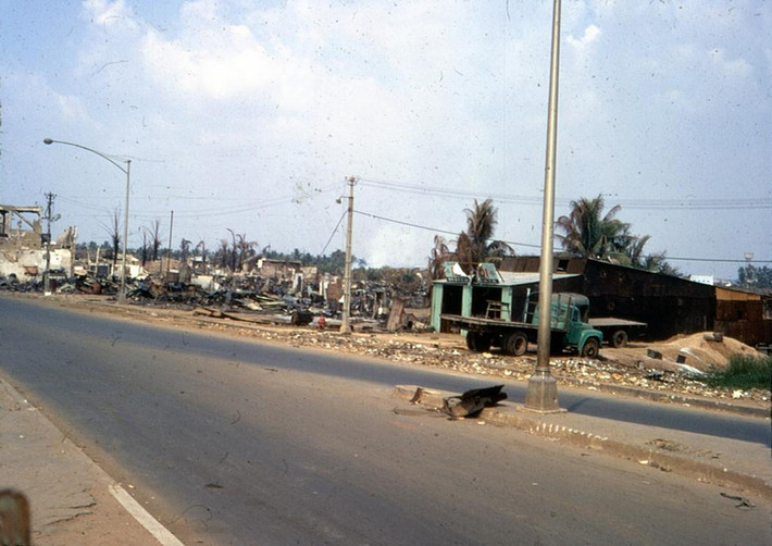 Đường Hùng Vương gần xa lộ Biên Hòa, hướng ra Thanh Đa năm 1968.