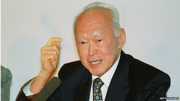Trong cuốn hồi ký "Lịch sử Singapore 1965 - 2000: Bí quyết hóa rồng", ông Lý nhận xét về người Việt Nam như sau: “Tài năng của người Việt Nam trong việc sử dụng và cải tiến các khí tài của Liên Xô thời kỳ chiến tranh nhắc nhở chúng ta về những phẩm chất tuyệt vời của dân tộc này”.