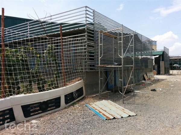 Có thể nhận thấy đây là một cơ sở trực thuộc tập đoàn Bkav. Cụ thể hơn, đây chính là một nhà máy cơ khí trực thuộc tập đoàn này.