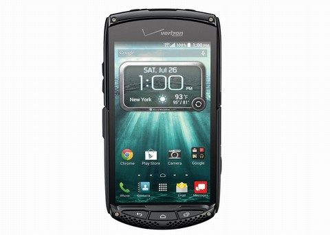 Kyocera Brigadier và Torque. Brigadier là điện thoại giá phải chăng đầu tiên trang bị màn hình tinh thể Sapphire siêu bền .Máy đạt tiêu chuẩn IPX8, đảm bảo không thấm nước khi ngâm trong mực nước lên tới 1,8m trong thời gian dài. Điện thoại này cũng có khả năng chống bụi và chống mưa thổi, sương muối và độ ẩm. Kyocera cũng có smartphone Torque mới được tiết lộ gần đây tại Châu Âu với độ bền để chịu đựng bất cứ tác động nào, kể cả khi bạn ném mạnh. Torque mang độ bền cấp độ quân sự nhờ đạt tiêu chuẩn 810G và khả năng ngâm nước ở mực nước sâu 1,5m trong 30 phút. Máy cũng có khả năng chống bụi bẩn, chống sốc khi rơi từ độ cao 1,2m ở 26 góc độ.