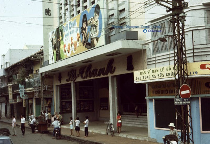 Các rạp phim ở Sài Gòn trước 1975 có sự cạnh tranh gay gắt về khán giả. Trong ảnh là rạp Lệ Thanh trên đường Phan Phú Tiên, chuyên chiếu phim tình cảm Đài Loan.