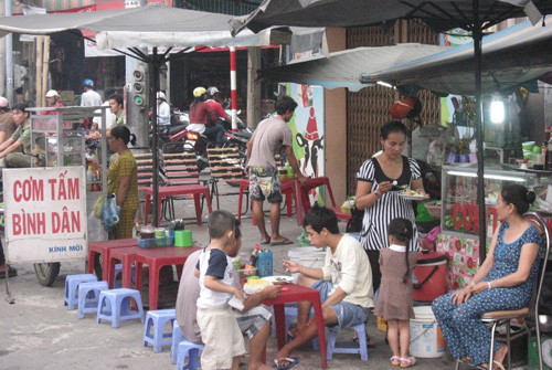 Chính sự thờ ơ, chấp nhận sống chung với bẩn là nguyên nhân dẫn đến tính trạng này. Người tiêu dùng phải thực sự nhận ra vấn nạn này và "ăn" có trách nhiệm, uống có ý thức' để bảo vệ sức khỏe cho mình và cho cộng đồng.