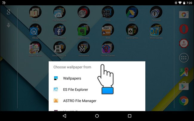 Nếu muốn s ử dụng những ảnh nền mặc định đi kèm với hệ điều hành Android thì bấm chọn tuỳ chọn "Wallpapers", bạn sẽ được chuyển thẳng đến thư viện ảnh nền của hệ thống và từ đó bấm chọn hình nền muốn sử dụng. Nhưng trong ví dụ này sẽ chọn ảnh nền từ những ảnh chụp từ camera để sử dụng làm hình nền cho màn hình Home nên chọn tuỳ chọn "ES File Explorer" (đây là trình quản lý tập tin miễn phí có sẵn trong Google Play Store) để truy cập các tập tin.