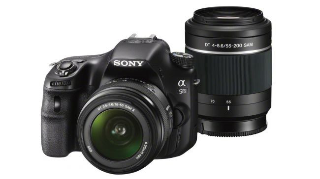 9. Sony A58. Model cơ bản và rẻ tiền từ Sony nhưng giá trị tuyệt vời, đặc biệt khi kèm thêm ống kính.Cảm biến - APS-C, 20,1 Mp | Ống kính - Sony A-mount | Màn hình - nghiêng 2,7-inch, 460K chấm | Ống ngắm - Điện tử | Chụp liên tục - 8 fps | Quay phim - 1080p | Trình độ người dùng - Nhập môn DSLR. Giá chính hãng - 9,8 triệu đồng (450 USD).