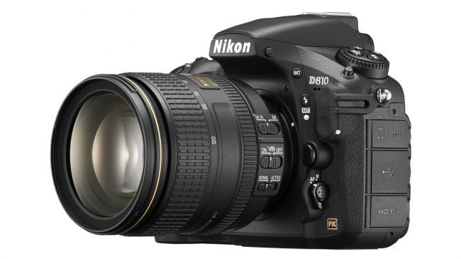 Vị trí số 1 trong 10 mẫu máy ảnh DSLR tốt nhất 2015 thuộc về Nikon D810. Model full-frame được ưa thích của Nikon, kết hợp ảnh có độ phân giải cực cao cùng cấu hình và giá trị đẳng cấp. Cảm biến - full frame, 36,3 Mp | Ống kính - Nikon FX, DX (ở chế độ crop) | Màn hình - 3,2-inch, 1.229K chấm | Ống ngắm - Quang học | Chụp liên tục - 5 fps | Quay phim - 1080p | Trình độ người dùng - Nhiếp ảnh chuyên nghiệp. Giá chính hãng - 65,4 triệu đồng (3.000 USD).