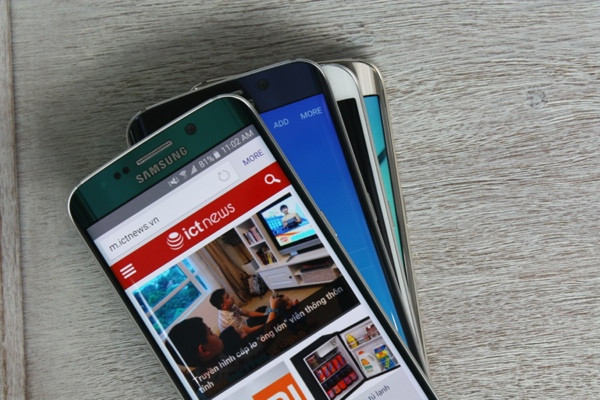 Khả năng hiển thị dưới ánh sáng mạnh của S6 Edge rất tốt.