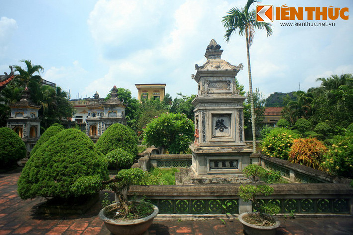 Vướn tháp Tổ.