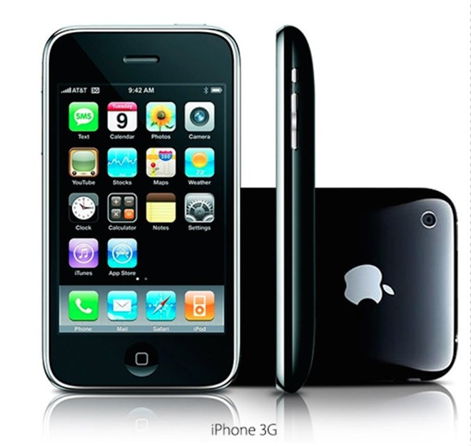 iPhone OS 2.0. Phone thế hệ thứ 2 - iPhone 3G - lên kệ tháng 7/2008 với nền tảng iPhone OS 2.0 tích hợp sẵn. Người dùng iPhone đời đầu có thể nâng cấp lên bản 2.0 và đây là cách duy nhất để họ cài ứng dụng từ bên thứ 3 trên App Store. Đây cũng là cơ sở để biến iPhone thành vua trong làng smartphone như ngày hôm nay.