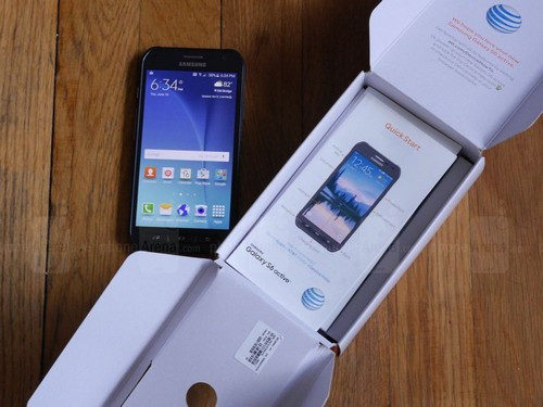 ...Bộ nhớ trong 32GB, camera chính 16MP hỗ trợ ghi hình 4K, camera phụ 5MP cho nhu cầu chụp ảnh selfie và chạy Android 5.0 Lollipop.