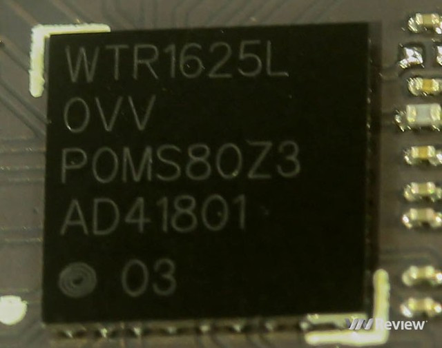 Chip truyền nhận sóng 2G/3G và LTE 4G, có cả chip GPS của Qualcomm.