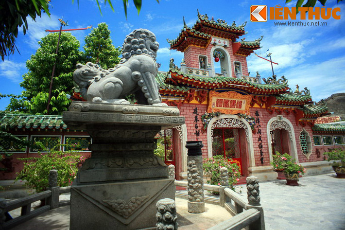 Trong các văn bản cổ, cái tên Hoài Phô được nhắc đến sớm nhất trong cuốn “Ô Châu Cận Lục” viết vào 1553.