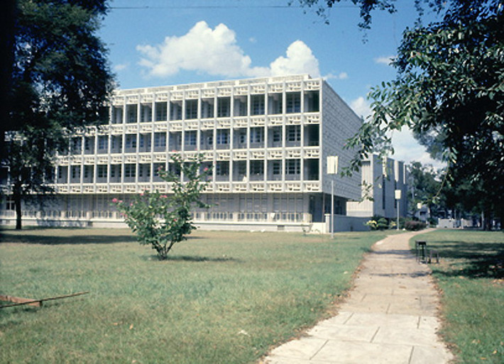 Đại Học Y Khoa.