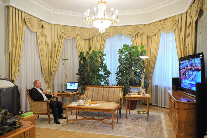 Thời kỳ ông Putin tạm thôi giữ chức vụ Tổng thống (để làm Thủ tướng), ông vẫn tiếp tục sống ở đây.