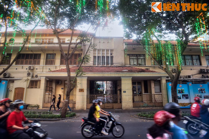 Những năm tháng đất nước chìm đắm trong đêm đen nê lệ, nơi đây chính là Sở Mật thám Nam Kỳ mà người dân Sài Gòn quen gọi là “bốt Catinat”.