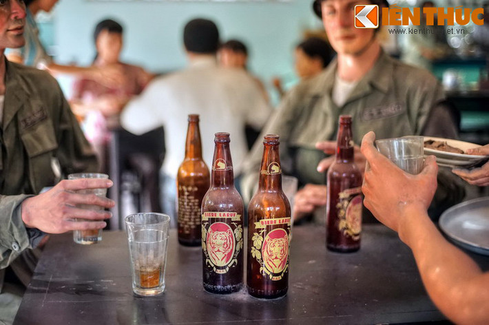 Không chỉ là nơi để ôn lại lịch sử, quán Nhan Hương cũng là một địa điểm lý thú để khám phá văn hóa ẩm thực ở Sài Gòn trước 1975 với các hiện vật và mô hình rất sinh động.