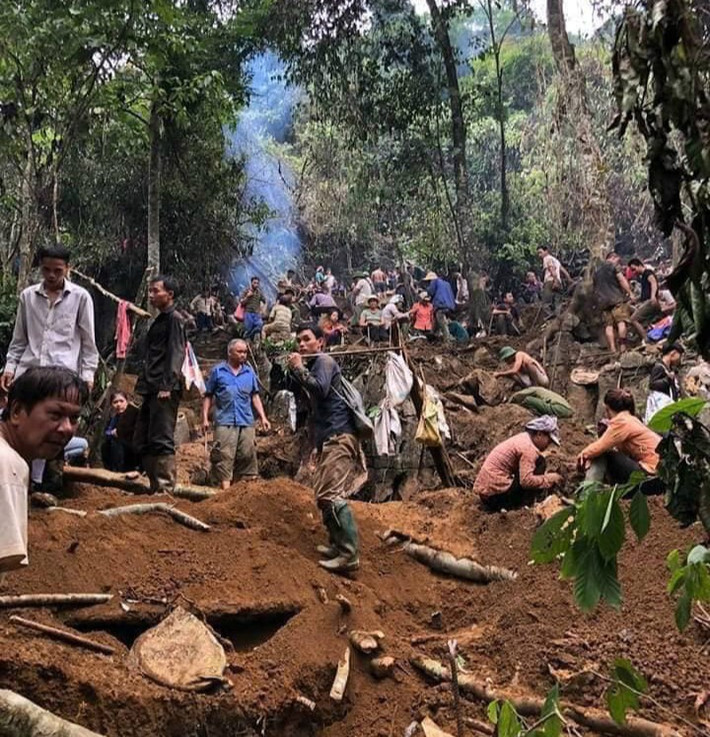 Theo báo cáo của huyện Lục Yên, khu vực người dân tập trung đào bới đá quý là khu vực núi đá (bãi Bưởi), thuộc thôn Chính Quân, xã Liễu Đô, huyện Lục Yên.
