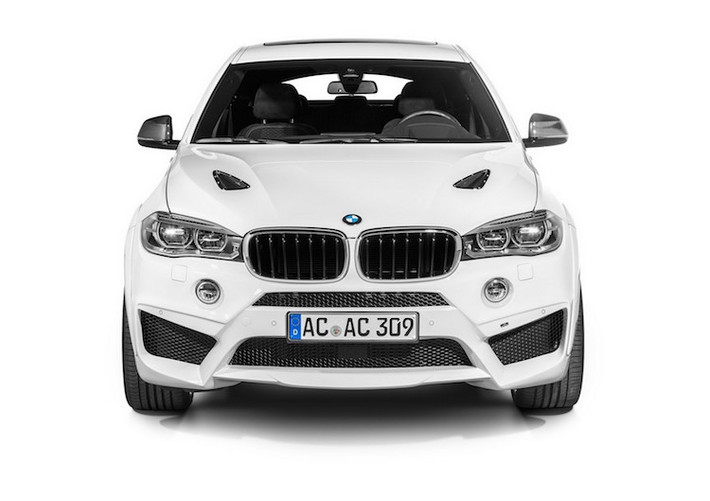 Dựa trên thế hệ X6 mới nhất, AC Schnitzer đã thay cản trước của xe bằng thiết kế mới của hãng, đem tới vẻ thể thao hơn cho chiếc xe. Ngoài ra, nắp ca-pô của xe cũng có thêm 2 khe hút gió bằng sợi carbon mới.