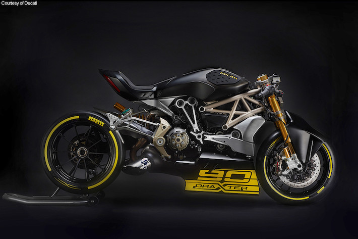 Tại triển lãm Moto Bike Expo được tổ chức tại Verona, Ý, mẫu xe độ drag Ducati Draxter dựa trên cơ sở dòng cruiser XDiavel đã được Ducati ra mắt.
