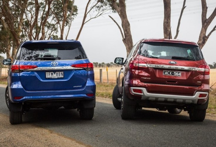 Ở một số nước khác, Toyota Fortuner hoàn toàn mới cũng có thể coi là đối thủ của Everest. Cũng tương tự trường hợp của 2 thế hệ Everest, Fortuner hoàn toàn mới cũng cao cấp hơn nhiều thế hệ cũ đang được bán ở Việt Nam, vốn còn có "tuổi đời" còn lâu hơn Everest cũ khi ra mắt từ năm 2015.
