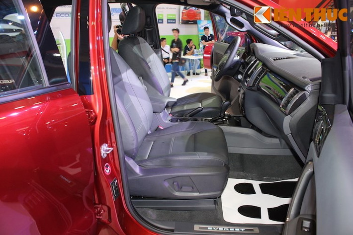 Mức giá rẻ của thế hệ Ford Everest cũ ở Việt Nam có được đơn giản do chiếc xe đã được ra mắt từ quá lâu - năm 2006. Ngoài ra, với thế hệ Everest mới, Ford còn quyết tâm đưa chiếc xe lên một phân khúc cao hơn.