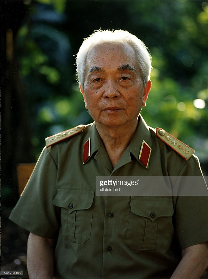 Chân dung Đại tướng Võ Nguyên Giáp năm 1995.