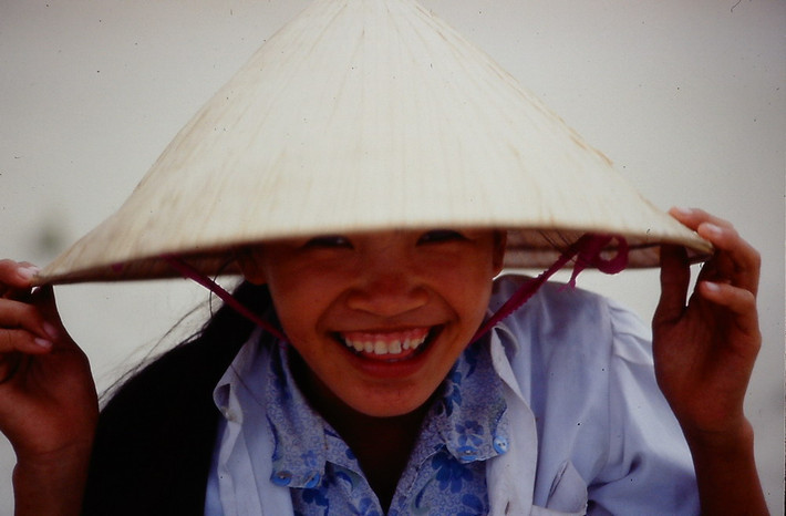Thiếu nữ Hội An.