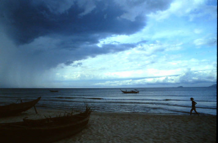 Cơn giông trên biển Cửa Đại.